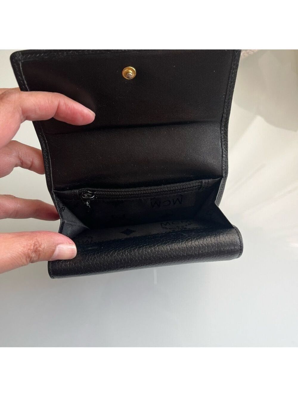 MCM SMALL BLACK LEATHER TRIFOLD WALLET - Picture 7 of 11